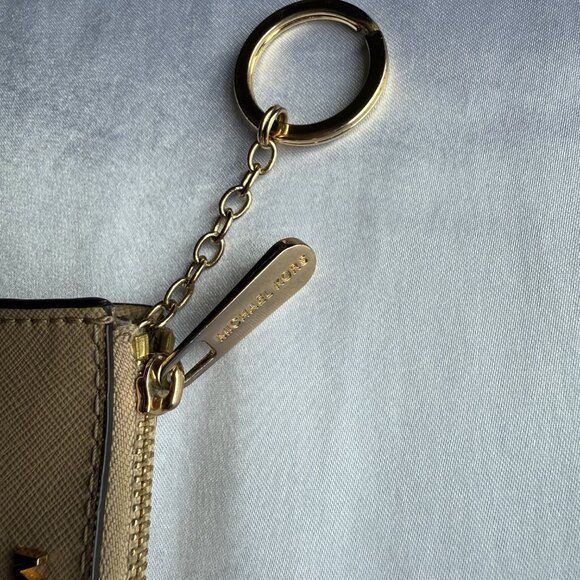 Michael Kors Small Wallet - Picture 4 of 7